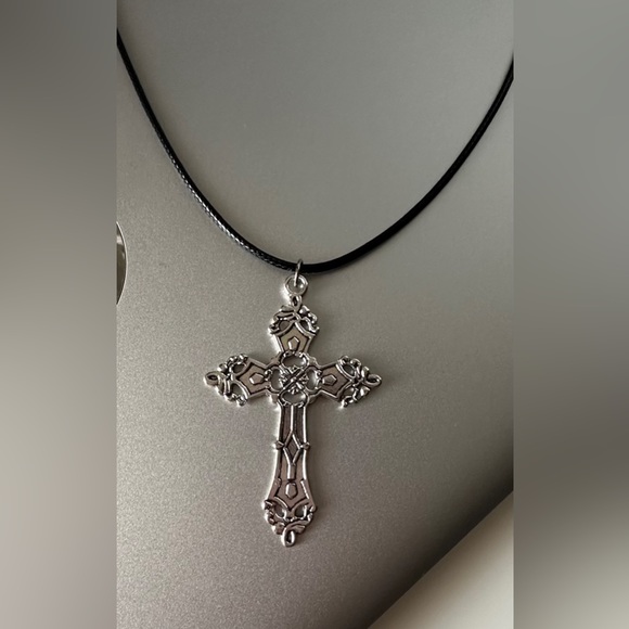 Gothic Cross Necklace Choker Vintage Pendant Unisex Women Men Punk Gothic Retro - Picture 3 of 4